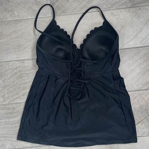 Beach Bump by Motherhood Maternity Black Scalloped Swim Top, Size L - Picture 4 of 7